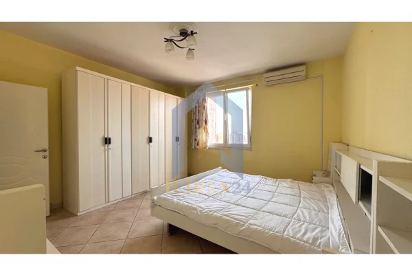 Shtepi ne shitje Apartament ne Tirane, 2+1, Mobilimi E mobiluar, Pagesa 235,000  Euro.