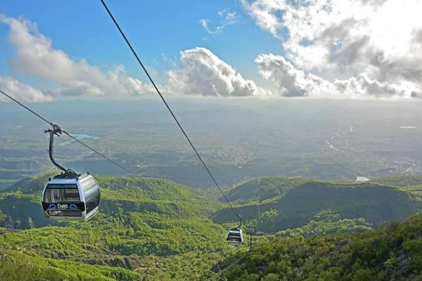 Truall ose Toke ne Tirane - 40,000 Euro