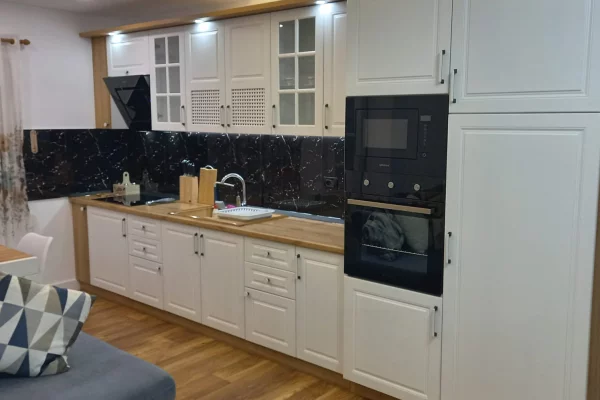 Shtepi me qera Apartament ne Tirane, 1+1, Mobilimi E mobiluar, Pagesa 750  Euro.