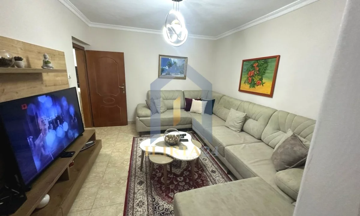 Shtepi ne shitje Apartament ne Tirane, 2+1, Mobilimi E mobiluar, Pagesa 100,000  Euro.