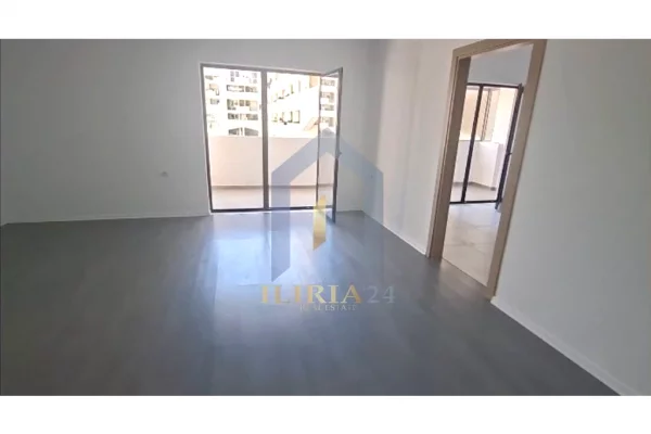 Ambient biznesi me qera 3+1 ne Tirane - 500 Euro