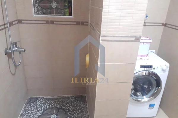 Shtepi ne shitje Apartament ne Tirane, 2+1, Mobilimi E mobiluar, Pagesa 235,000  Euro.