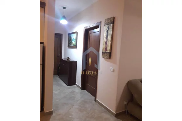 Shtepi ne shitje Apartament ne Tirane, 2+1, Mobilimi E mobiluar, Pagesa 235,000  Euro.