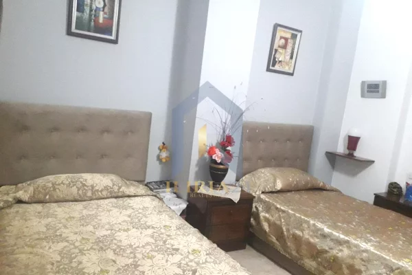 Shtepi ne shitje Apartament ne Tirane, 2+1, Mobilimi E mobiluar, Pagesa 235,000  Euro.