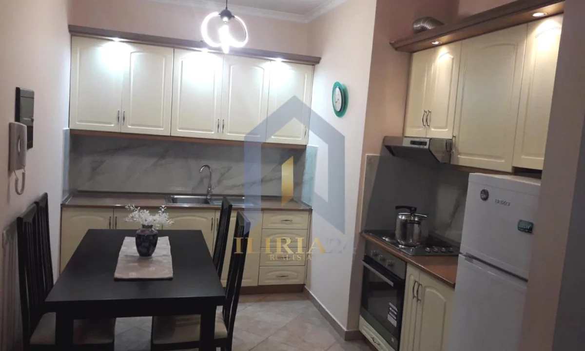 Shtepi ne shitje Apartament ne Tirane, 2+1, Mobilimi E mobiluar, Pagesa 235,000  Euro.