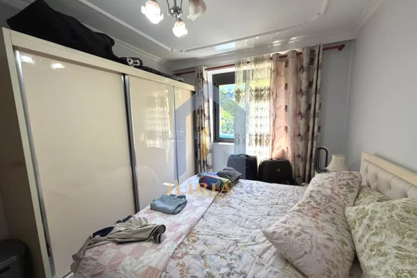 Shtepi ne shitje Apartament ne Tirane, 1+1, Mobilimi E mobiluar, Pagesa 100,000  Euro.