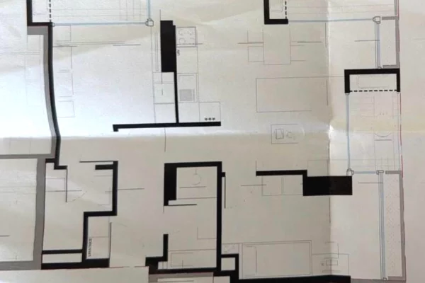 Shtepi ne shitje Apartament ne Tirane, 2+1, Mobilimi Bosh, pa mobiluar, Pagesa 212,000  Euro.