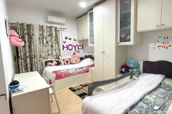 Shtepi me qera Apartament ne Tirane, 2+1, Mobilimi E mobiluar, Pagesa 650  Euro.