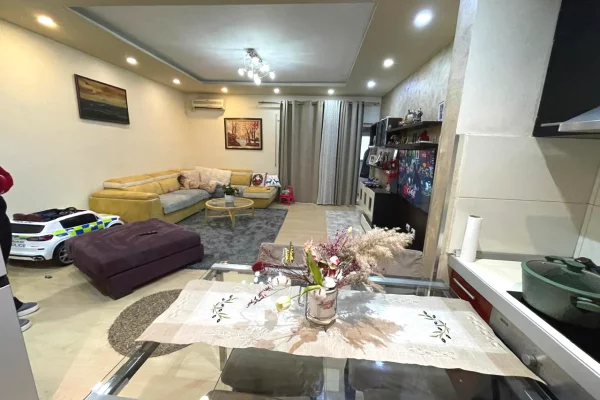 Shtepi me qera 2+1 ne Tirane - 650 Euro