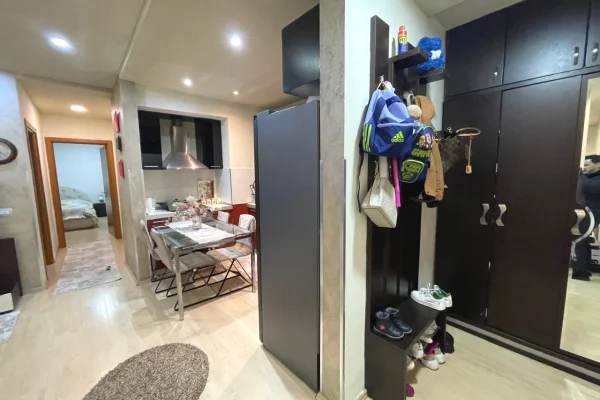 Shtepi me qera Apartament ne Tirane, 2+1, Mobilimi E mobiluar, Pagesa 650  Euro.