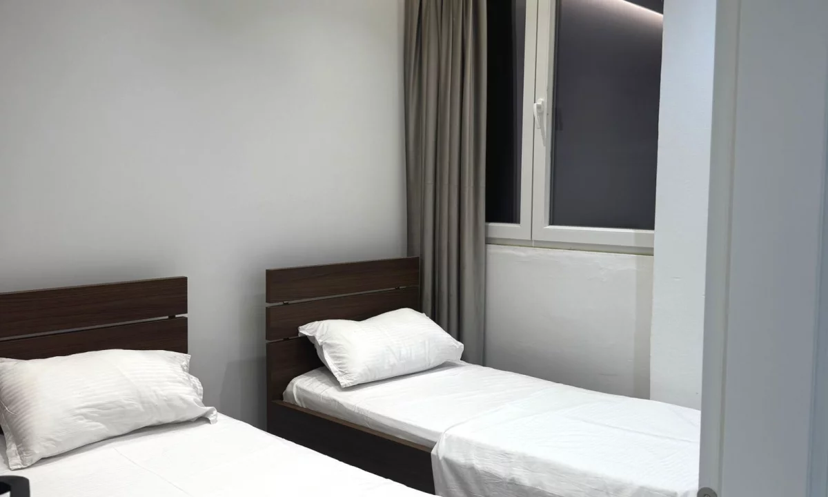 Shtepi ne shitje Apartament ne Tirane, 2+1, Mobilimi E mobiluar, Pagesa 198,000  Euro.