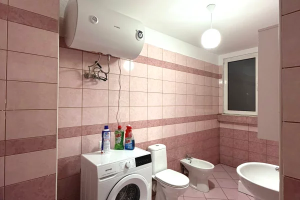 Shtepi me qera Apartament ne Tirane, 1+1, Mobilimi E mobiluar, Pagesa 500  Euro.