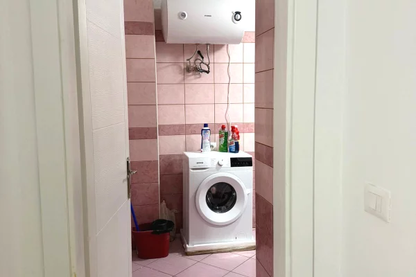Shtepi me qera Apartament ne Tirane, 1+1, Mobilimi E mobiluar, Pagesa 500  Euro.