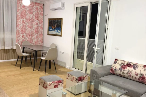 Shtepi me qera Apartament ne Tirane, 1+1, Mobilimi E mobiluar, Pagesa 500  Euro.