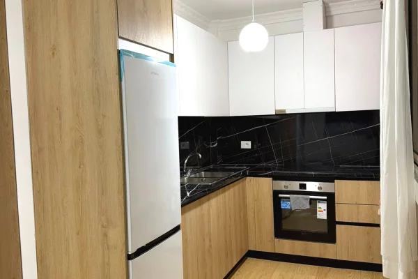 Shtepi me qera Apartament ne Tirane, 1+1, Mobilimi E mobiluar, Pagesa 500  Euro.