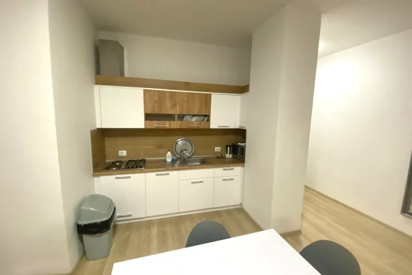 Shtepi me qera Apartament ne Tirane, 2+1, Mobilimi E mobiluar, Pagesa 800  Euro.