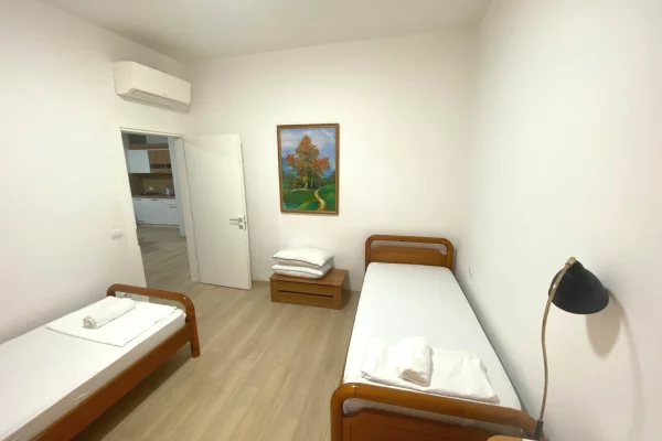Shtepi me qera Apartament ne Tirane, 2+1, Mobilimi E mobiluar, Pagesa 800  Euro.