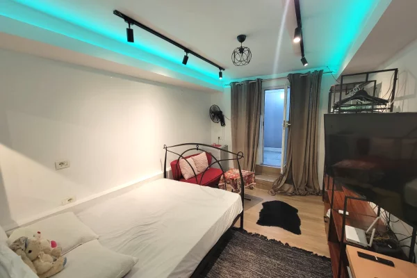 Shtepi me qera Apartament ne Tirane, Garsoniere, Mobilimi E mobiluar, Pagesa 370  Euro.