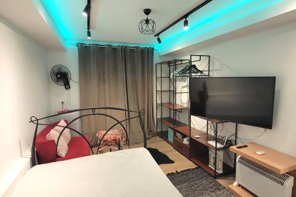 Shtepi me qera Apartament ne Tirane, Garsoniere, Mobilimi E mobiluar, Pagesa 370  Euro.
