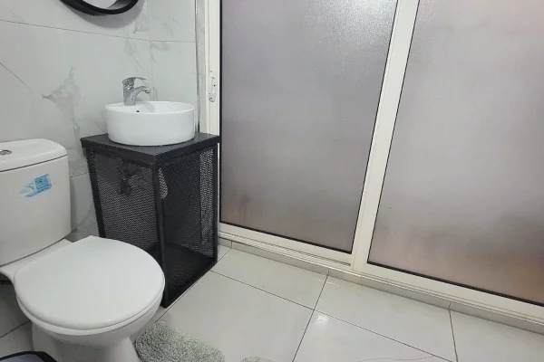 Shtepi me qera Apartament ne Tirane, Garsoniere, Mobilimi E mobiluar, Pagesa 370  Euro.