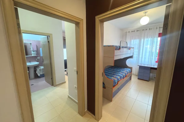 Shtepi ne shitje Apartament ne Tirane, 2+1, Mobilimi E mobiluar, Pagesa 222,000  Euro.