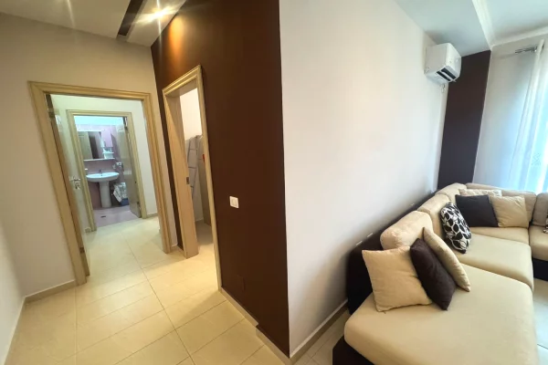 Shtepi ne shitje Apartament ne Tirane, 2+1, Mobilimi E mobiluar, Pagesa 222,000  Euro.