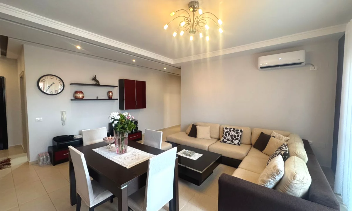 Shtepi ne shitje Apartament ne Tirane, 2+1, Mobilimi E mobiluar, Pagesa 222,000  Euro.