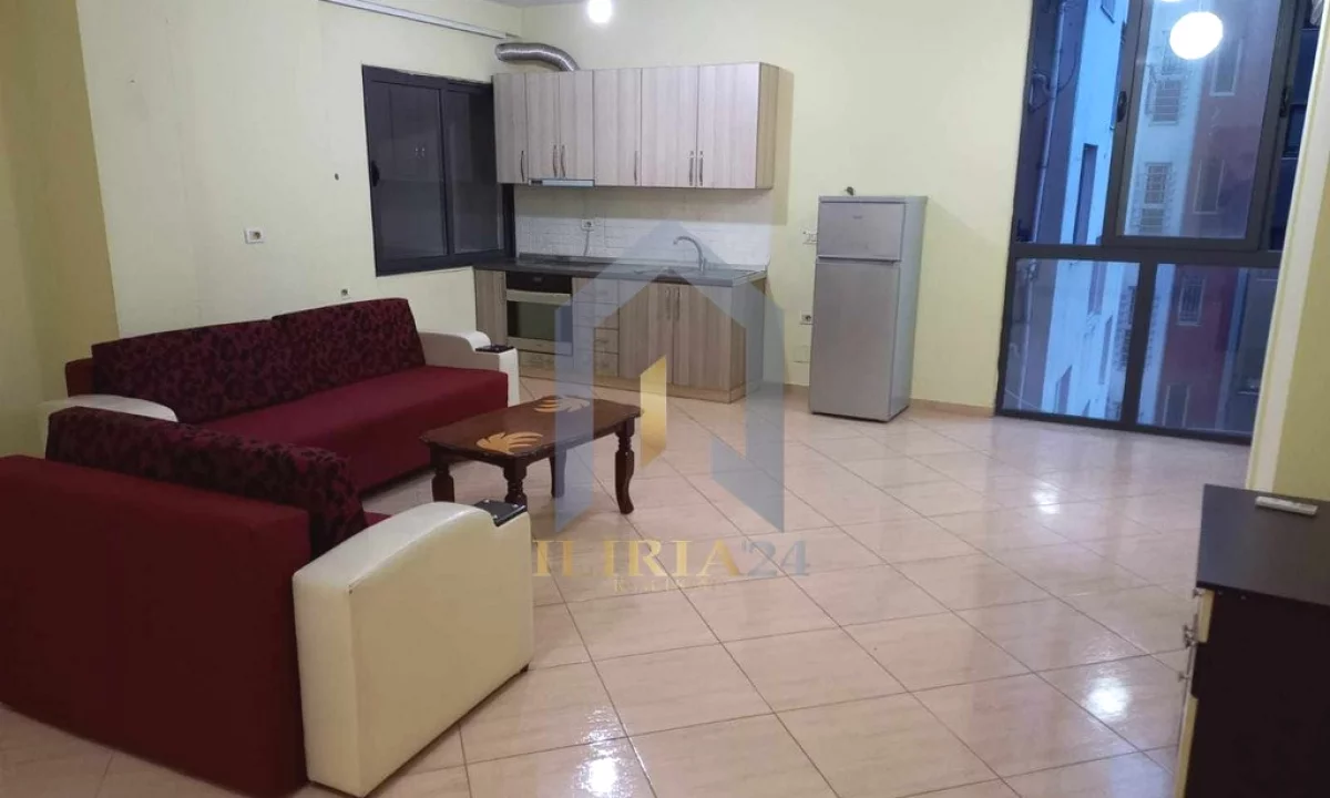 Shtepi me qera Apartament ne Tirane, 2+1, Mobilimi E mobiluar, Pagesa 420  Euro.