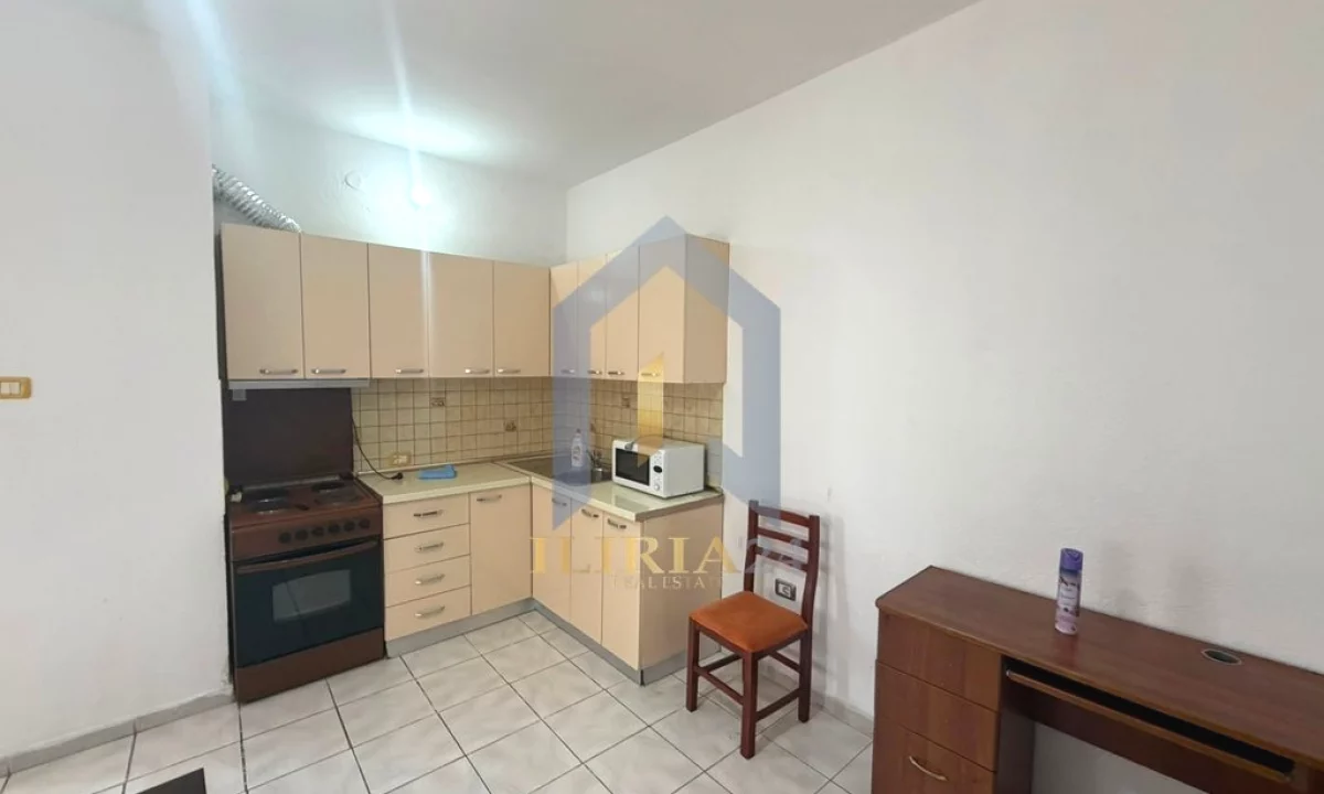 Shtepi me qera Apartament ne Tirane, 1+1, Mobilimi E mobiluar, Pagesa 450  Euro.