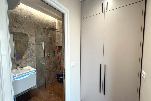 Shtepi ne shitje Apartament ne Tirane, Garsoniere, Mobilimi E mobiluar, Pagesa 120,000  Euro.