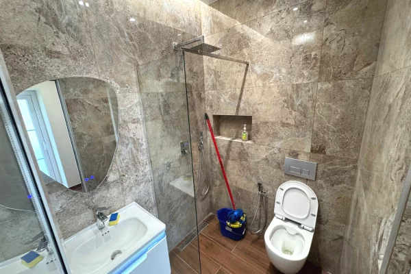 Shtepi ne shitje Apartament ne Tirane, Garsoniere, Mobilimi E mobiluar, Pagesa 120,000  Euro.
