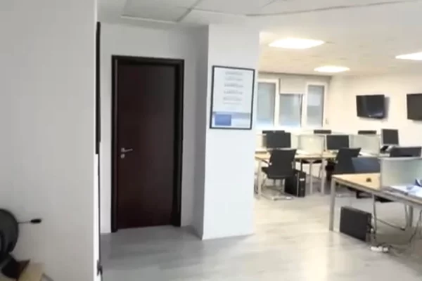 ZYRE PER SHITJE TEK ISH BLLOKU 
