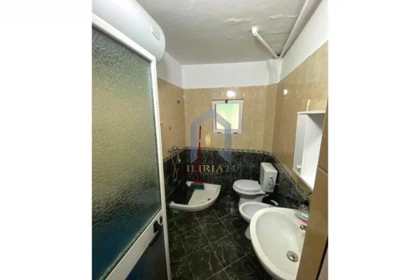 Shtepi me qera Apartament ne Tirane, 1+1, Mobilimi E mobiluar, Pagesa 400  Euro.