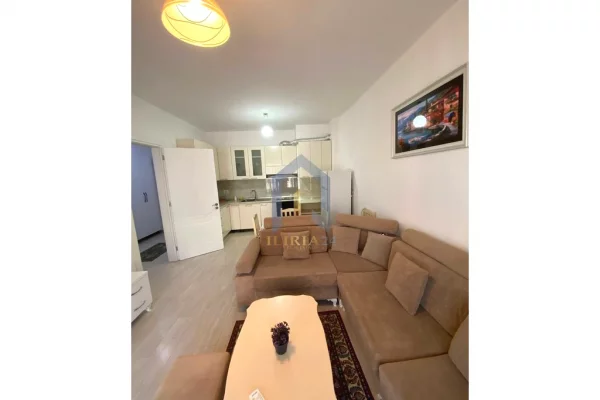 Shtepi me qera Apartament ne Tirane, 3+1, Mobilimi E mobiluar, Pagesa 650  Euro.