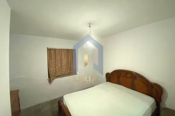 Shtepi me qera Apartament ne Tirane, 1+1, Mobilimi Pjeserisht e mobiluar, Pagesa 30,000  Leke.