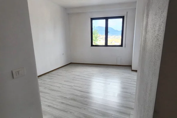 Apartment for sale in Tirana 3+1, Emty