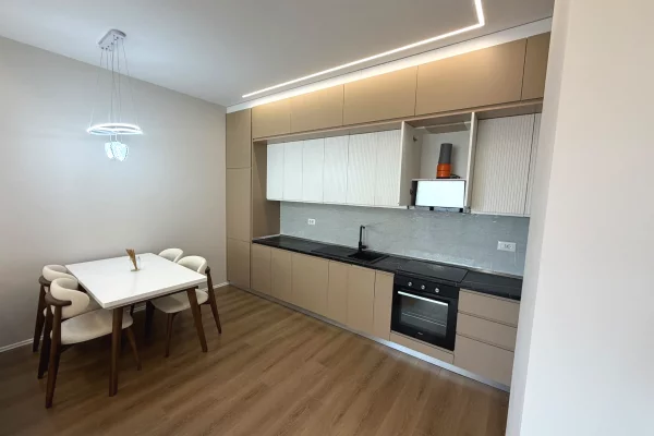 Shtepi me qera Apartament ne Tirane, 2+1, Mobilimi E mobiluar, Pagesa 1,100  Euro.
