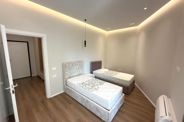 Shtepi me qera Apartament ne Tirane, 2+1, Mobilimi E mobiluar, Pagesa 1,100  Euro.
