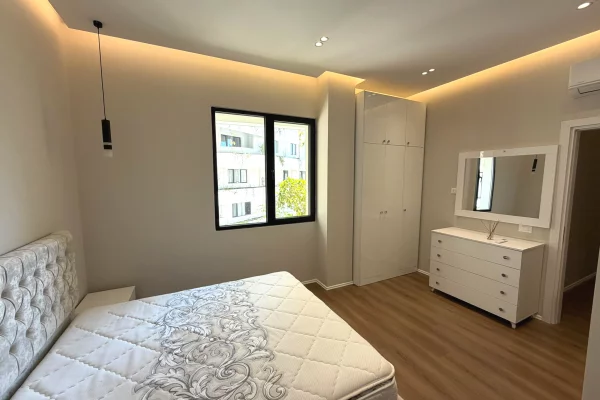 Shtepi me qera Apartament ne Tirane, 2+1, Mobilimi E mobiluar, Pagesa 1,100  Euro.