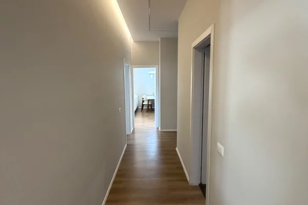 Shtepi me qera Apartament ne Tirane, 2+1, Mobilimi E mobiluar, Pagesa 1,100  Euro.