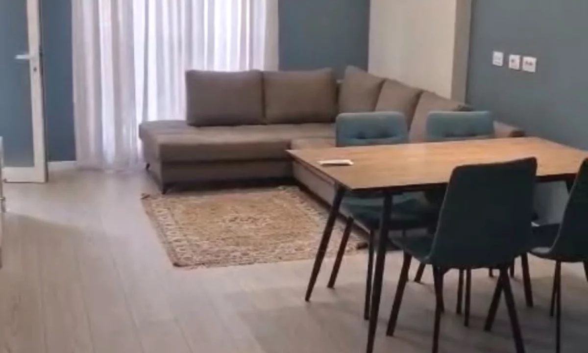 Shtepi me qera Apartament ne Tirane, 1+1, Mobilimi E mobiluar, Pagesa 650  Euro.
