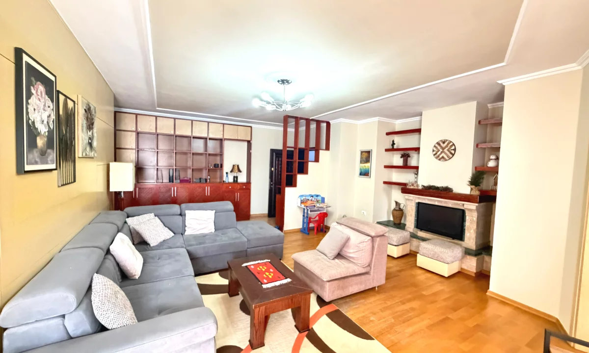 Shtepi me qera Apartament ne Tirane, 2+1, Mobilimi E mobiluar, Pagesa 850  Euro.