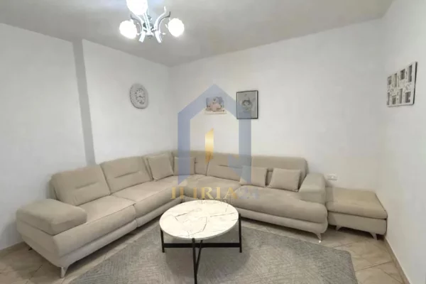 Shtepi ne shitje Apartament ne Tirane, 1+1, Mobilimi E mobiluar, Pagesa 78,000  Euro.