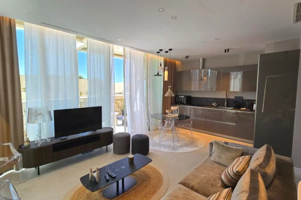Shtepi ne shitje Apartament ne Vlore, 2+1, Mobilimi E mobiluar, Pagesa 550,000  Euro.