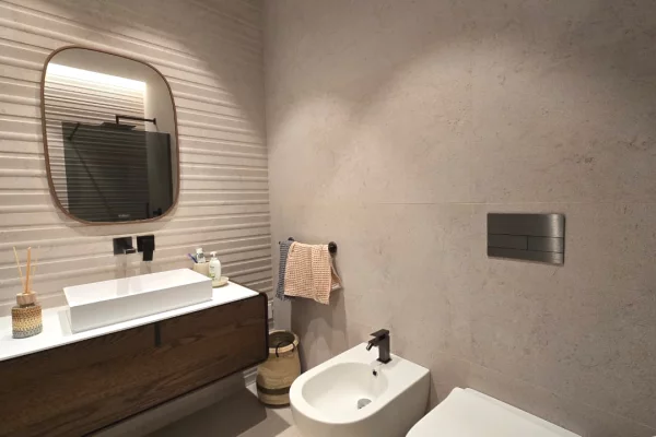 Shtepi ne shitje Apartament ne Vlore, 2+1, Mobilimi E mobiluar, Pagesa 550,000  Euro.
