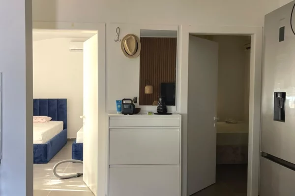 Shtepi ne shitje Apartament ne Vlore, 3+1, Mobilimi E mobiluar, Pagesa 450,000  Euro.