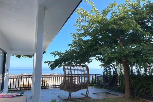Shtepi ne shitje Apartament ne Vlore, 3+1, Mobilimi E mobiluar, Pagesa 450,000  Euro.