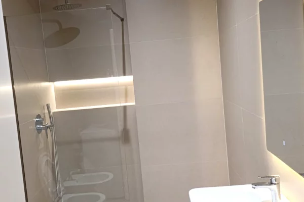 Shtepi me qera Apartament ne Tirane, 1+1, Mobilimi E mobiluar, Pagesa 750  Euro.