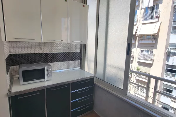 Shtepi me qera Apartament ne Tirane, Garsoniere, Mobilimi E mobiluar, Pagesa 420  Euro.