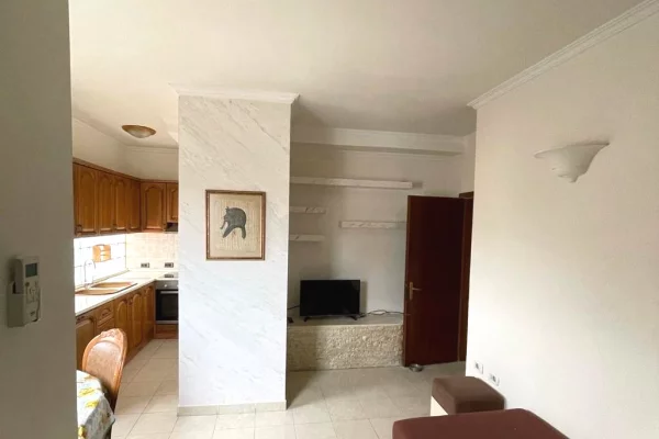 Shtepi ne shitje Apartament ne Tirane, 2+1, Mobilimi E mobiluar, Pagesa 192,000  Euro.